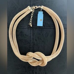 Elegant Gold Knot Necklace